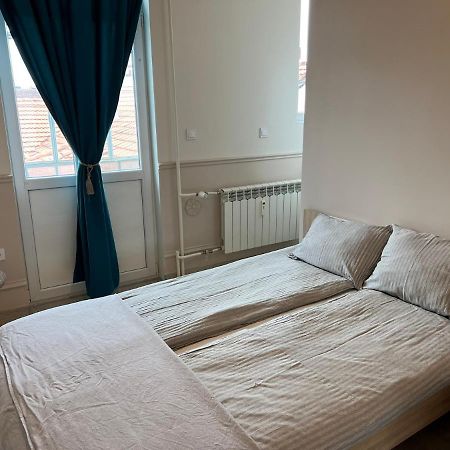 Vitosha 60 Apartment Sofia Bagian luar foto